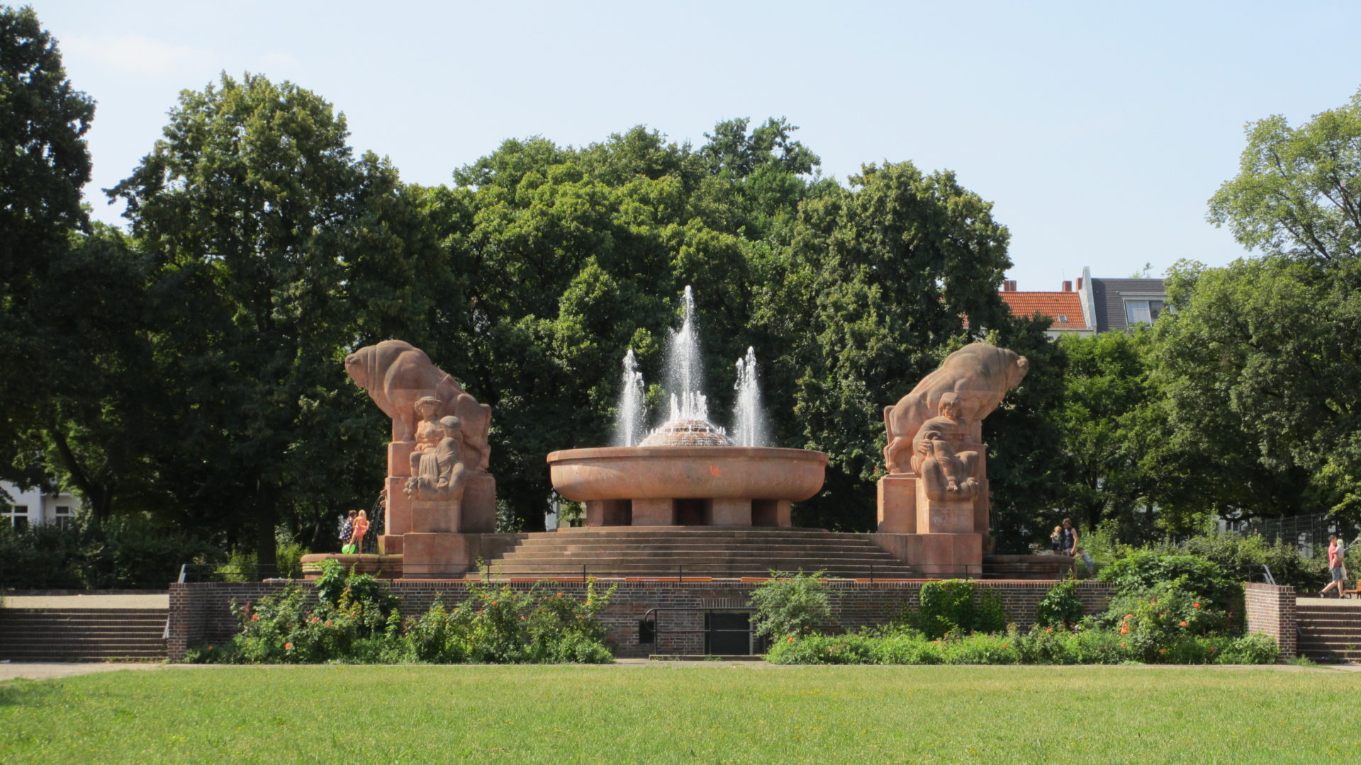 Cleanup Day & Gärtnern am Arnswalder Platz (Berlin)
