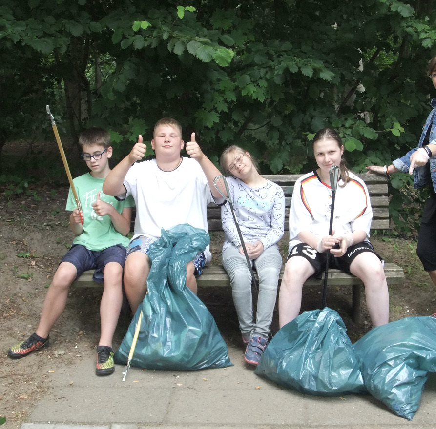 Sauberer Wald - mit der Albert-Schweitzer-Schule! (Mecklenburg-Vorpommern)