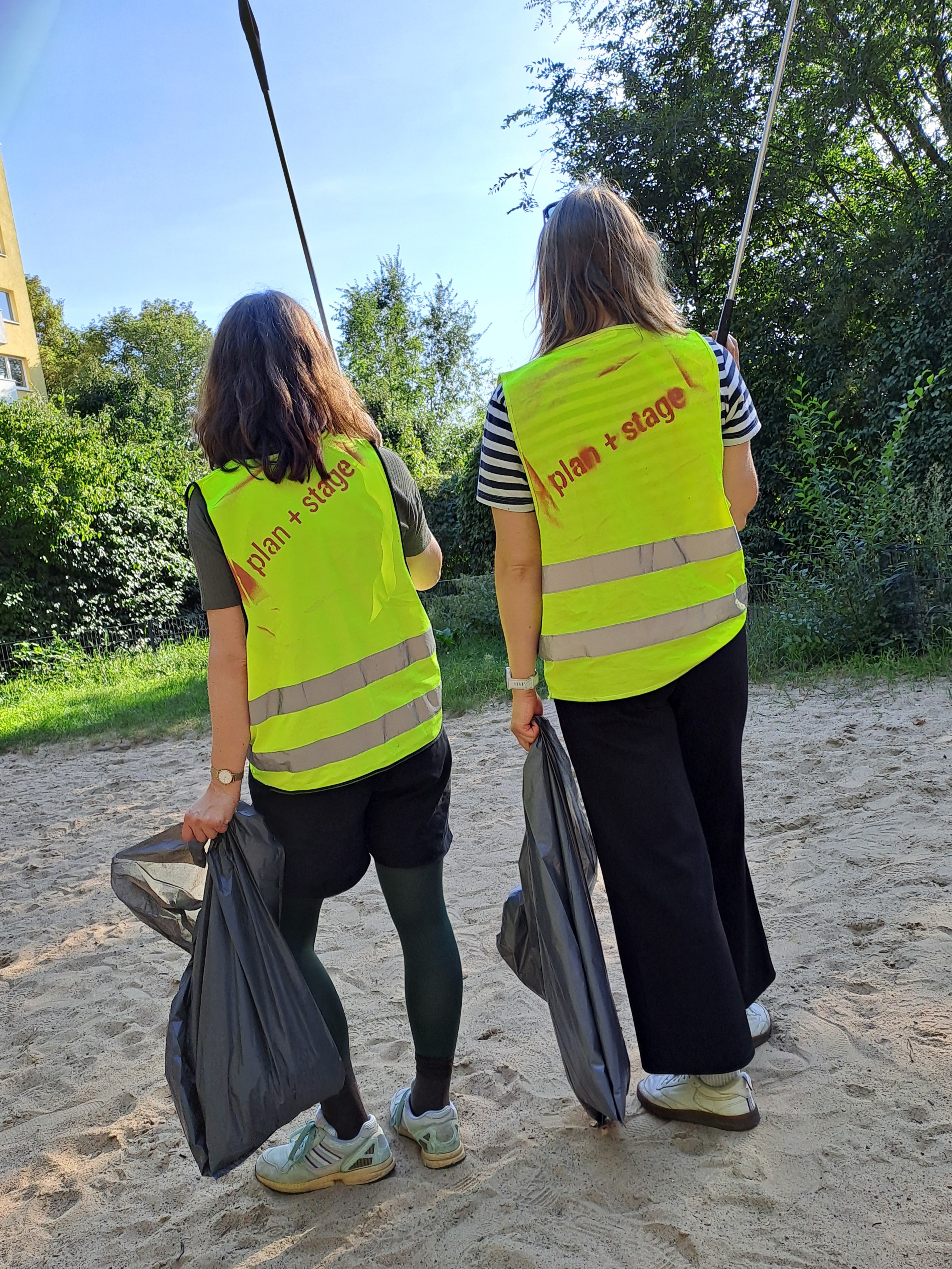 Besen statt Bildschirm (BER)