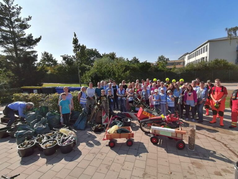gruppenfoto müllsammlung world cleanup day 23 neu wulmstorf